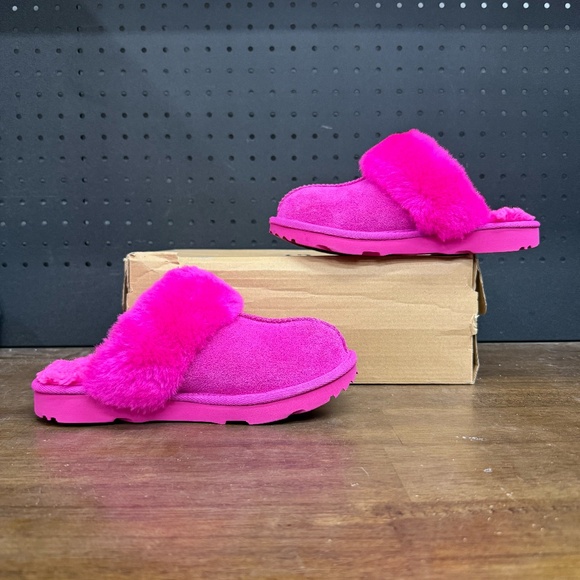 Gently Used/ W Box! Youth Kids Hot Pink Cozy II Slipper Clogs Fall Winter Size 2 - Picture 2 of 5
